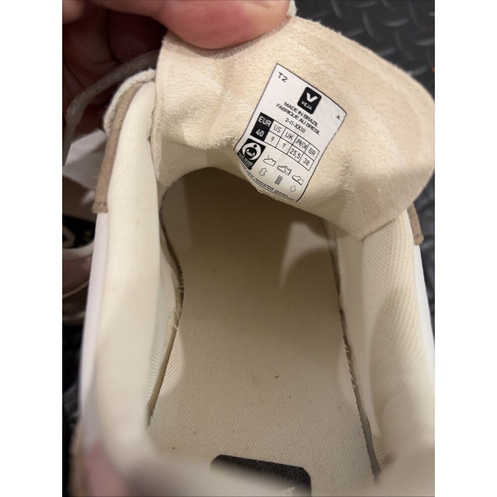 Veja V-10 Silk Quartz Sneakers Women’s Sz 9 Briefs White Pink Walking Gym - Picture 6 of 9
